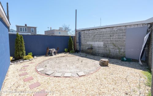 56 1st St, Perth Amboy NJ 08861-4333 exterior