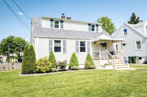 61 Second St, Edison NJ  08837-2609 exterior