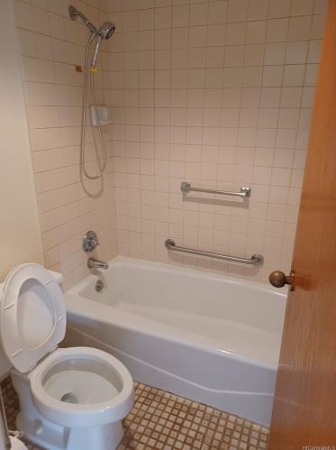 5333 Likini St, Honolulu HI  96818-1762 exterior