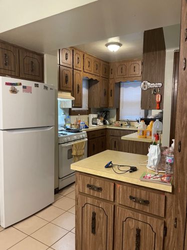 208 Keith Ave, Waukegan IL 60085-2136 exterior