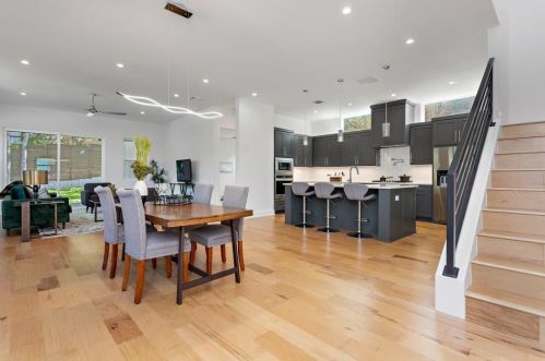 1719 Bunche Rd, Austin TX  78721-2201 exterior