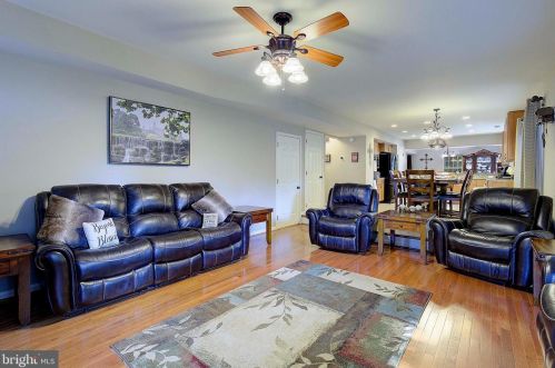 60 Radcliffe Dr, Huntingtown MD 20639-8701 exterior