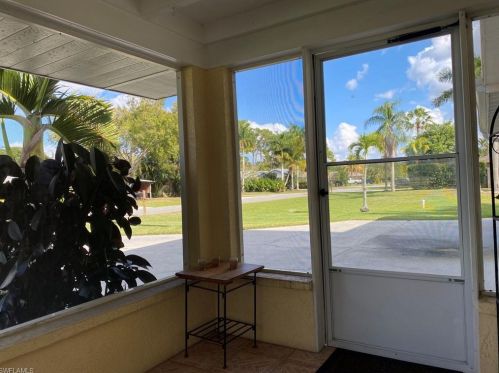 758 95th Ave, Naples FL 34108-2457 exterior