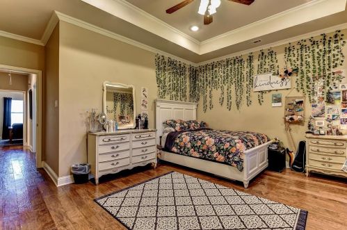 1757 Woodlake Rd, Denison TX 75021-8020 exterior