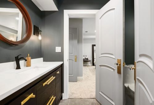 2208 Walton St, Chicago IL 60622-8696 exterior