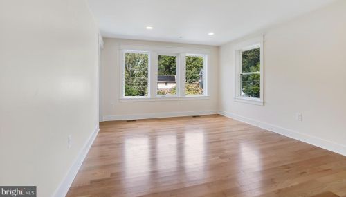 102 Ritchie Ave, Silver Spring MD  20910-5112 exterior