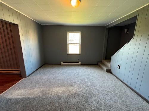 9046 Maple St, Pittsburgh PA  15239-1628 exterior