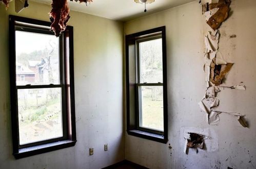 4821 Monongahela St, Pittsburgh PA 15207-1668 exterior