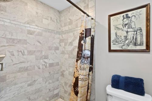 708 Grand Cir, Tampa FL  33617-7844 exterior