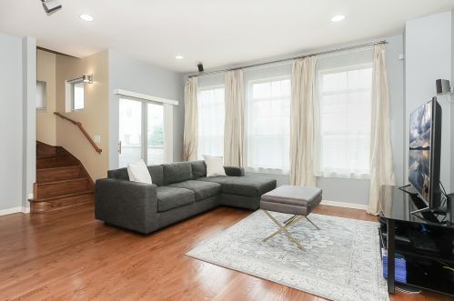 3946 Kolmar Ave, Chicago IL  60641-4057 exterior