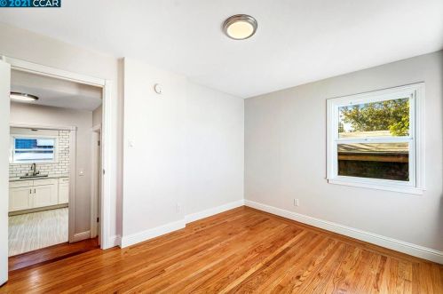 2584 Martin Luther King Jr Way, Berkeley CA 94704-2618 exterior