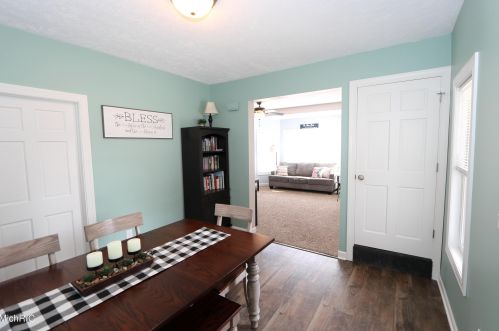 324 Lincoln Lk Ave, Lowell MI 49331-8540 exterior