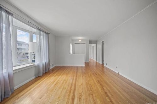 33 Wall St, Valhalla, NY 10595-1447