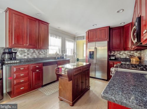 4232 Laurel Rd, Alexandria, VA 22309-2568