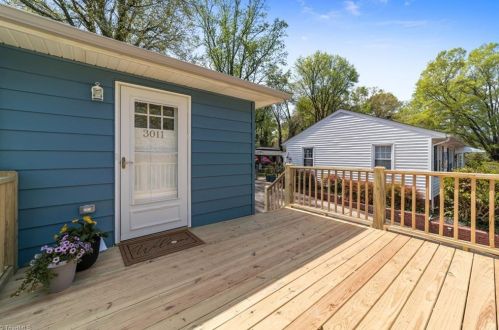 3011 Masonic Dr, Greensboro NC 27403-1934 exterior