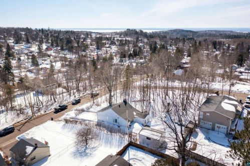 3809 Elysian Ave, Duluth MN 55803-1723 exterior