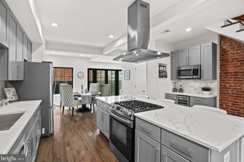 3210 Park Pl, Washington DC  20010-2529 exterior