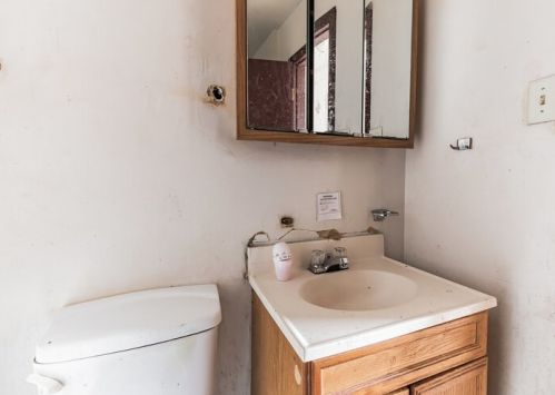 355 101 St, Chicago IL 60628-2218 exterior