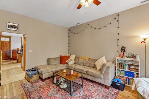 2309 Oakley Ave, Chicago IL 60645-5417 exterior