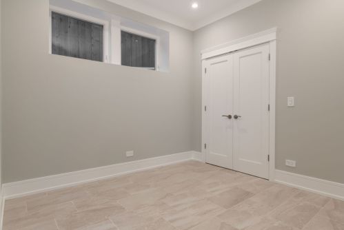 3642 Artesian Ave, Chicago IL  60618-4708 exterior