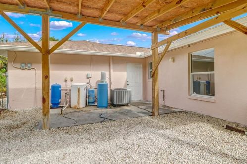 3520 20 Ave, Naples FL 34117-9197 exterior