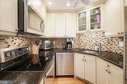 2025 Chancellor St, Philadelphia PA  19103-5604 exterior