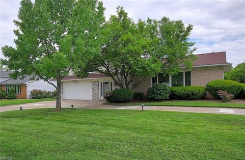 24809 Meldon Blvd, Cleveland, OH 44122-2341