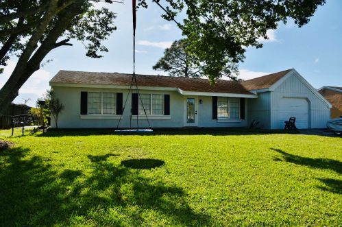 2037 Hideaway Cir, Fort Pierce, FL 34952-4801