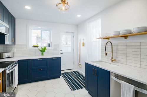 2454 Amber St, Philadelphia PA  19125-1619 exterior