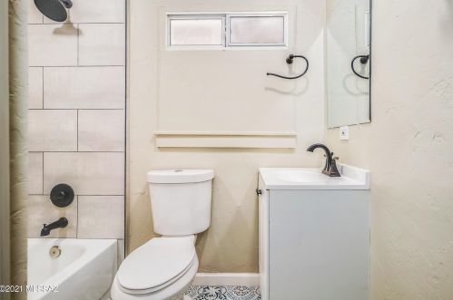 4137 1 St, Tucson AZ 85711-1510 exterior