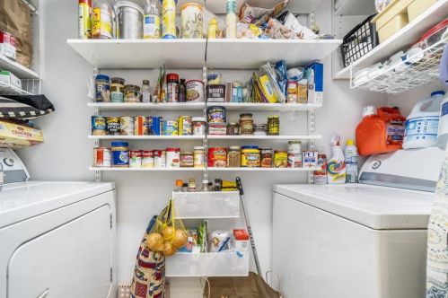 1007 Chastain Park Ct, Atlanta GA 30342-3246 exterior