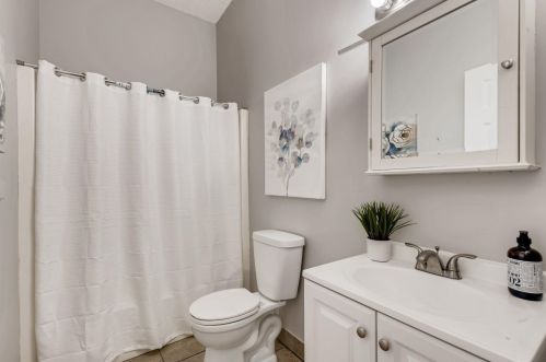 806 Earl St, Saint Paul MN 55106-3943 exterior