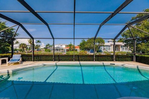 1700 Sandpiper St, Naples FL 34102-1508 exterior