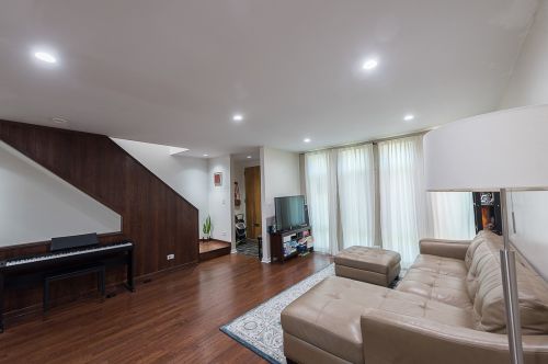 5225 Kimbark Ave, Chicago IL  60615-4009 exterior