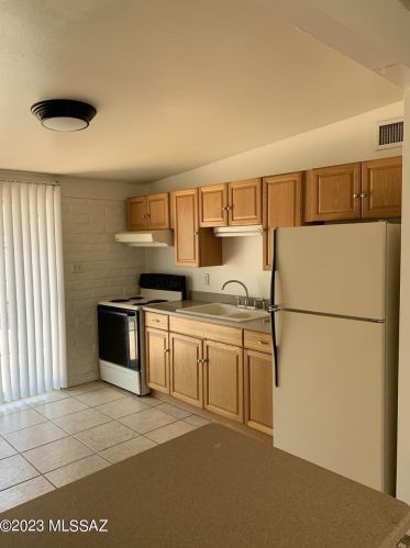 2844 Eastgate Dr, Tucson AZ  85712-1504 exterior