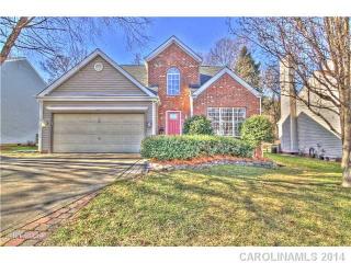 5912 Downfield Wood Dr, Charlotte NC  28269-9197 exterior