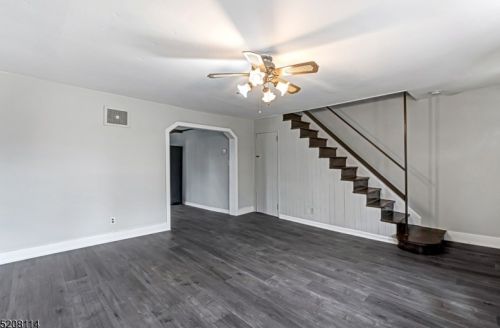 273 Main St, Bound Brk NJ  08805-1837 exterior