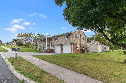 99 Park Heights Blvd, Hanover PA  17331-4005 exterior