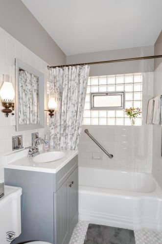 10108 Washtenaw Ave, Chicago IL 60645-3228 exterior