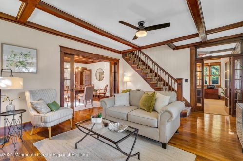 25 Memorial Pkwy, Atlantic Highlands NJ 07716-1655 exterior