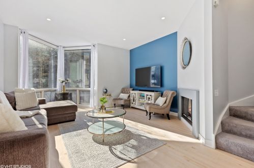 1240 Cottage Pl, Chicago IL  60607-2854 exterior