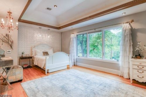 23 Oak Rdg, Springfield NJ 07081-3719 exterior