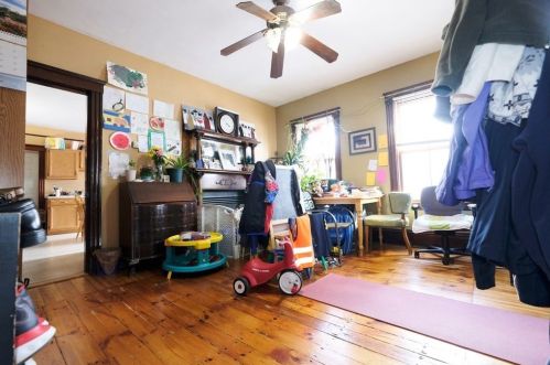 21 Woodward St, Worcester MA 01610-2937 exterior