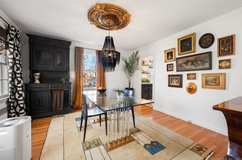 616 Poquonock Ave, Windsor CT  06095-2204 exterior