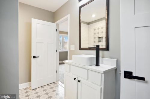 900 Prospect St, Silver Spring MD  20912-6875 exterior