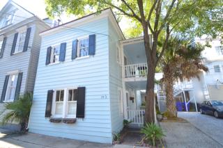 174 Wentworth St, Charleston SC  29401-1730 exterior