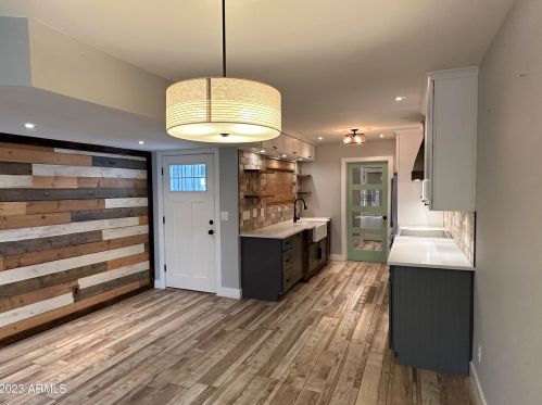 14014 30th Ln, Phoenix AZ  85053-5743 exterior