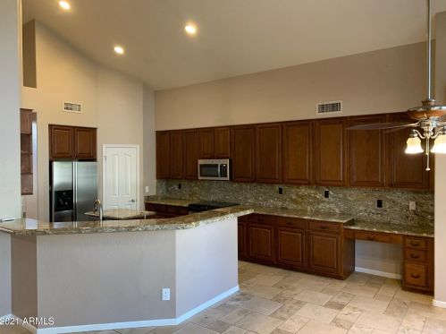 1340 Amberwood Dr, Phoenix AZ 85048-9314 exterior