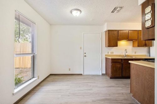 903 Fieldwood Dr, Austin TX 78758-5705 exterior