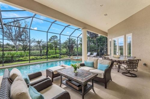 1483 Gormican Ln, Naples FL 34110-0921 exterior